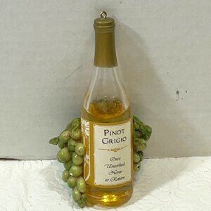 Pinot Grigio White Wine Bottle w/Green Grapes Hanging Plastic Ornament4"Tall